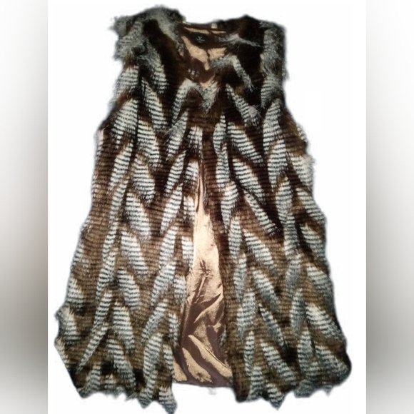 Hot & Delicious Jackets & Blazers - HOT & DELICIOUS "ESTER'S DILEMMA" Brown and White *LIMITED ED* Fur Vest NWT